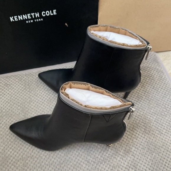 KENNETH COLE BOOTS - Picture 11 of 11
